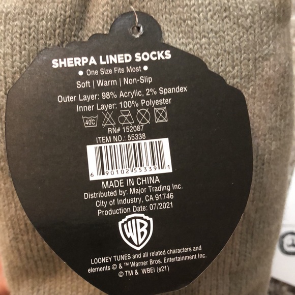 NWT Sherpa Warner Brothers WB Bugs Bunny House Slippers Fun Looney Tunes Comfy - Picture 5 of 8